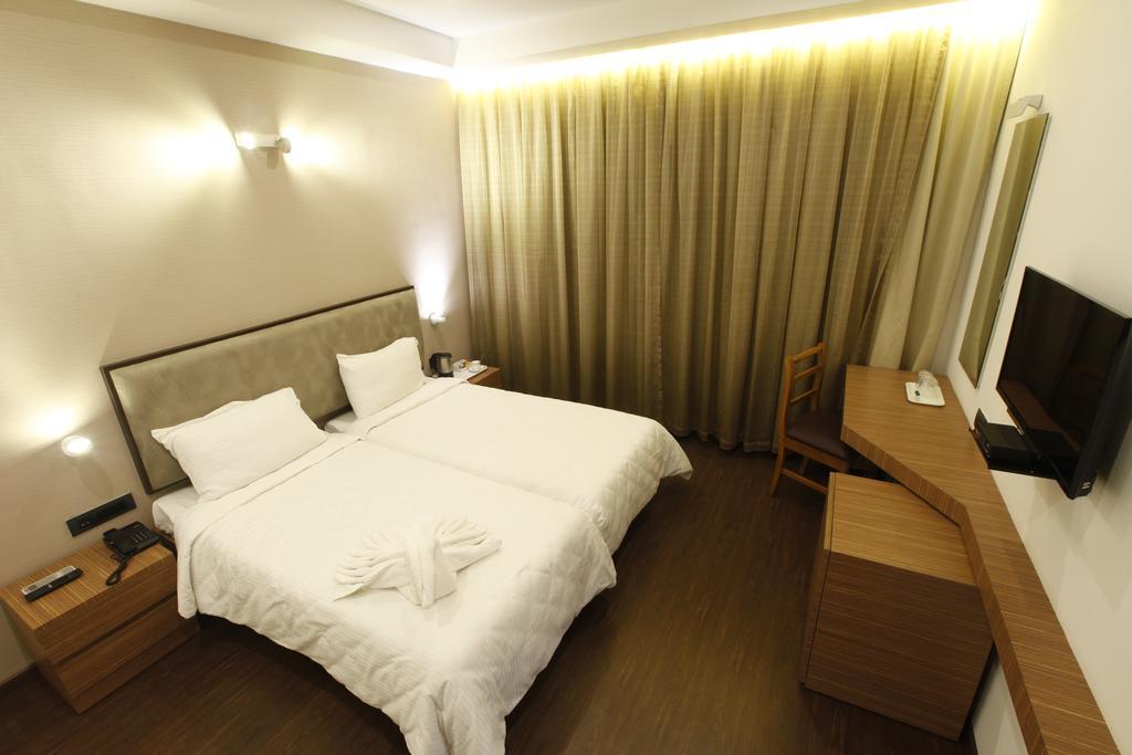 Brownstar Boutique Hotel Čennai Exteriér fotografie